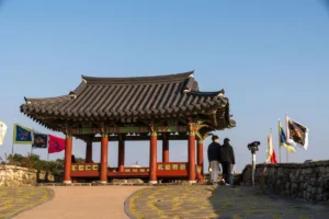 통영동피랑마을 친구와 여행 (출처 : 한국관광공사)